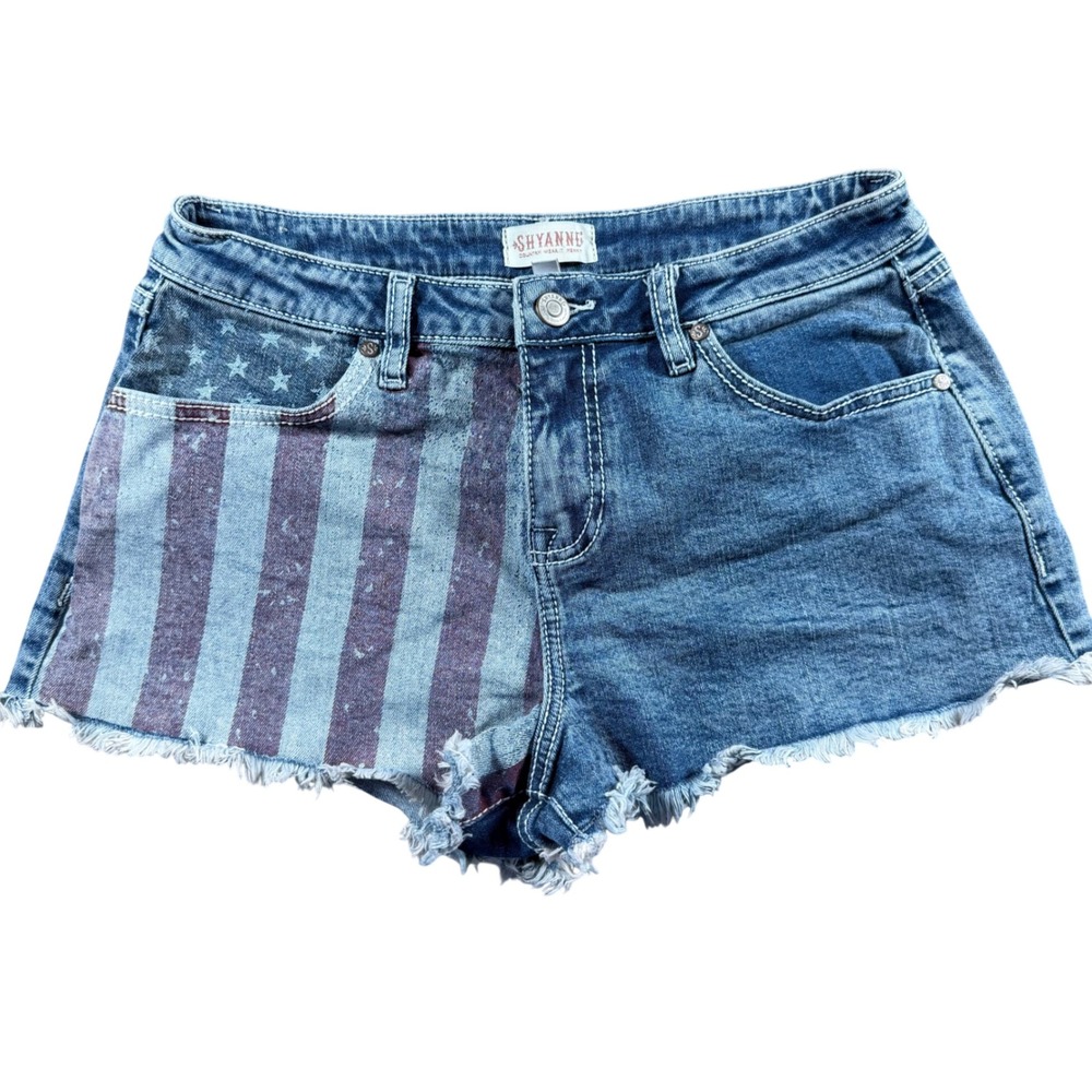 Shyanne American Flag Denim Cut Off Shorts Medium Wash Size 29 Patriotic western